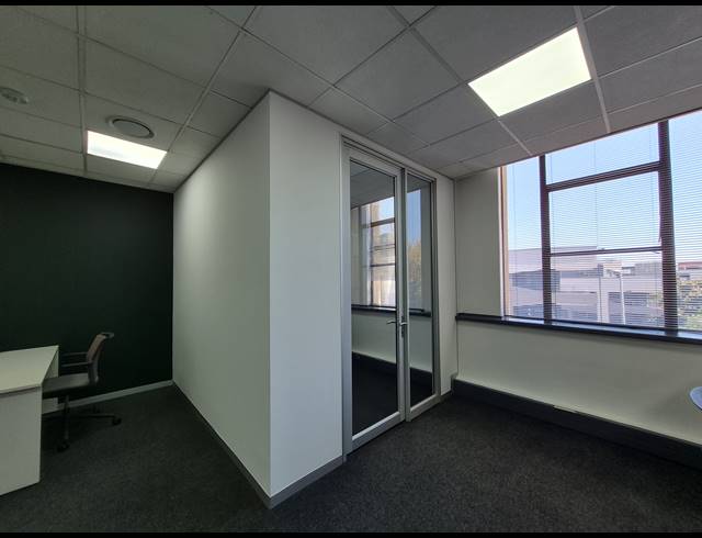 93M² OFFICE TO LET IN SANDTON CENTRAL